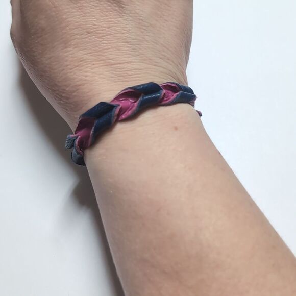 87 Navy Blue and Pink Twisted Leather Cuff Bracelet with Snap Button - Picture 4 of 5
